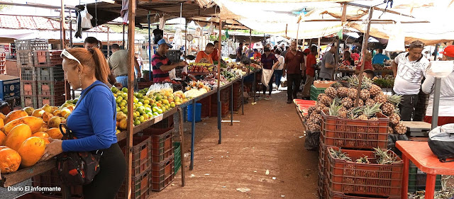 MERCADO MUNICIPAL DE CARORA A FLOTE CON LA VENTA DE VERDURAS