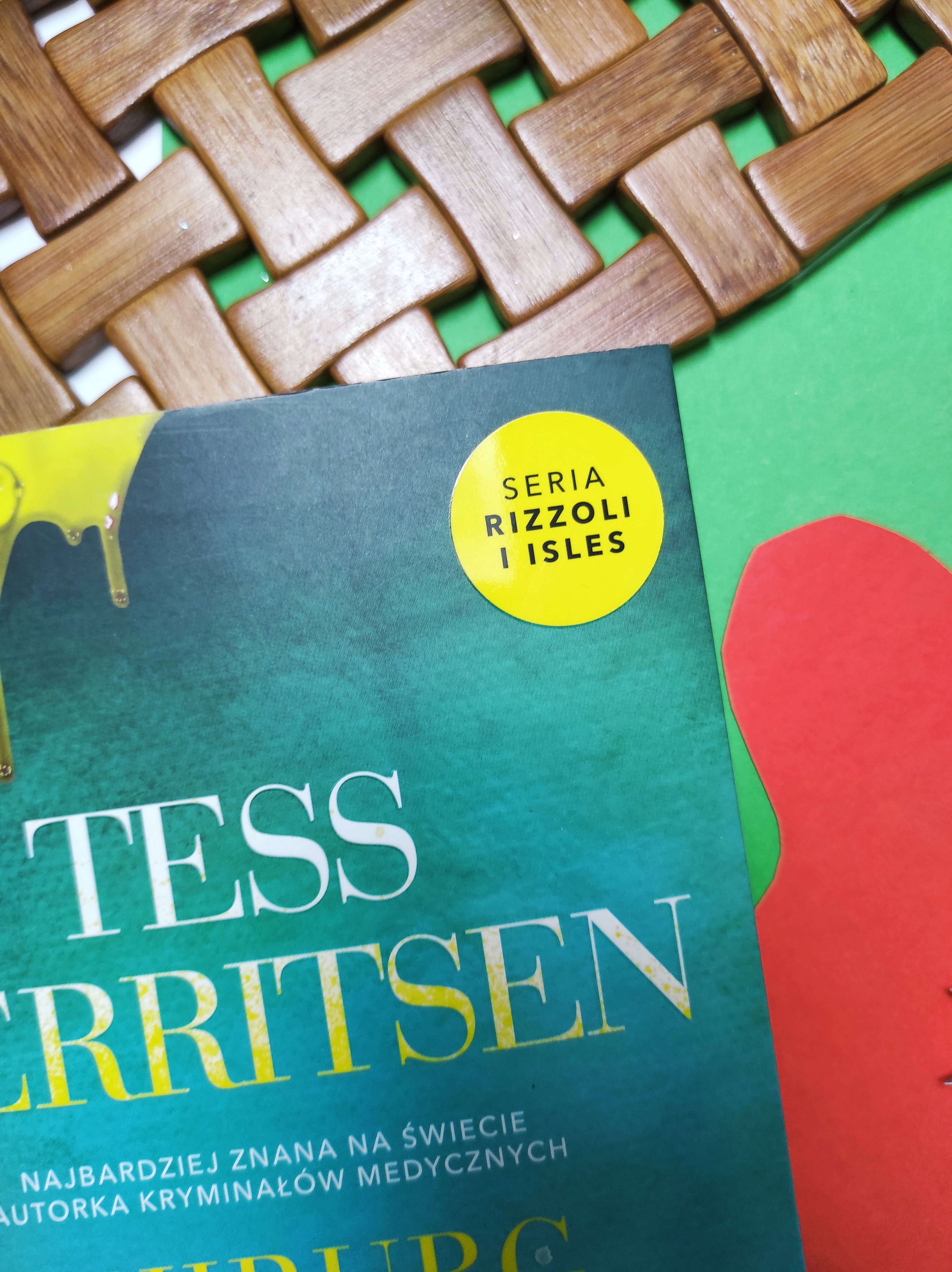 Chirurg. Rizzoli & Isles. Tom 1 Tess Gerritsen - recenzja - księgarnia Tania Książka