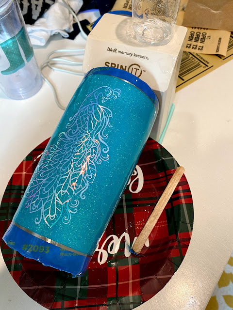 glitter tumbler, glitter, epoxy, Silhouette project idea, adhesive vinyl