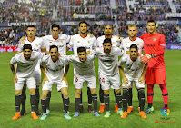 SEVILLA F. C. - Temporada 2017-18 - Clément Lenglet, Carlos Fernández, Franco Vázquez, Gabriel Mercado, Johannes Geis y David Soria; Banega, Sarabia, Jesús Navas, Nolito y Escudero. LEVANTE U. D. 2 (Roger, Morales) SEVILLA F. C. 1 (Carlos Fernández). 27/04/2018. Campeonato de Liga de 1ª División, jornada 35. Valencia, estadio Ciutat de Valencia.