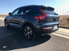 Rear 3/4 view of 2020 Volvo XC40 T5 AWD Inscription