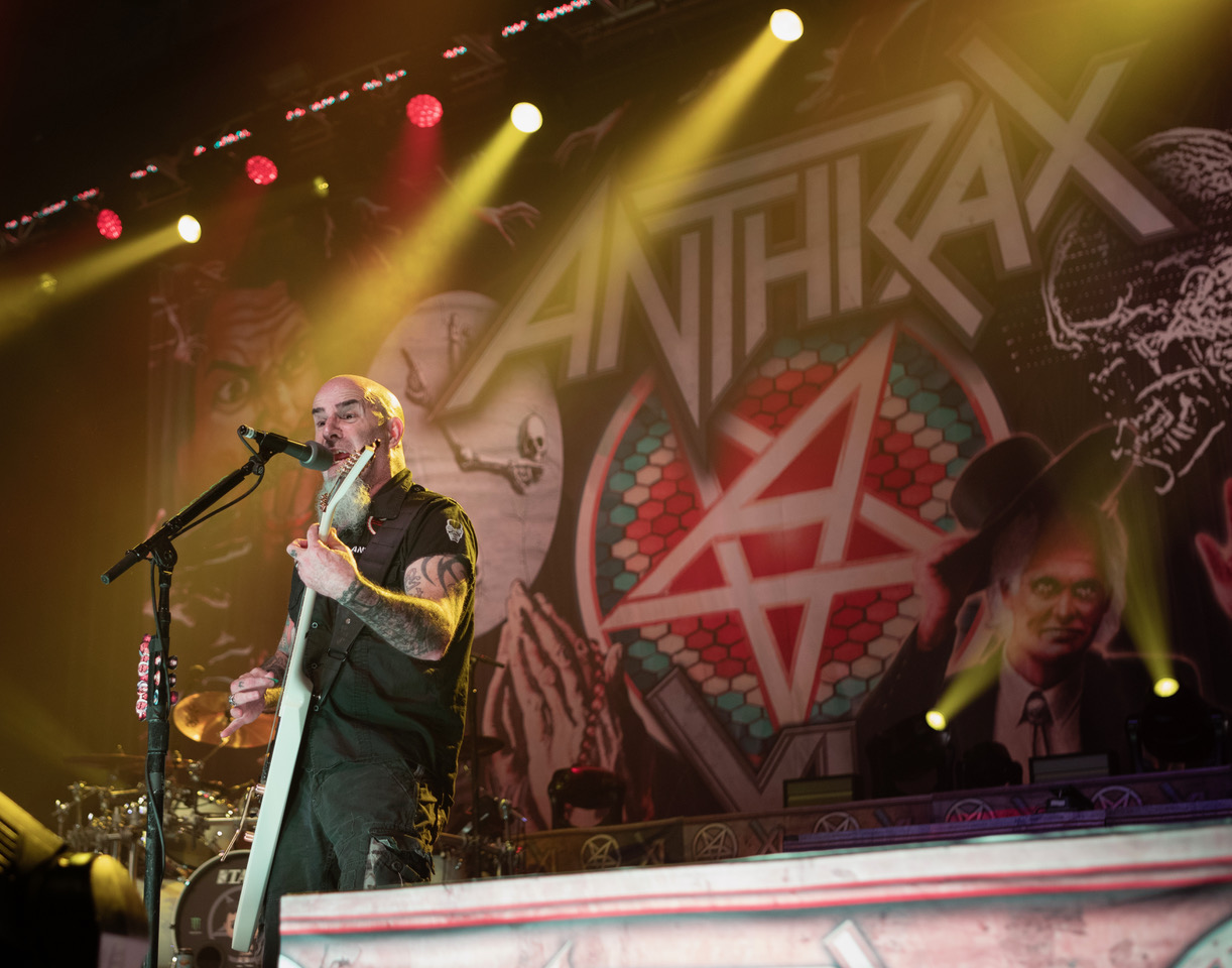 Scott Ian of Anthrax @ the Fox Theater (Photo: Sean Reiter)