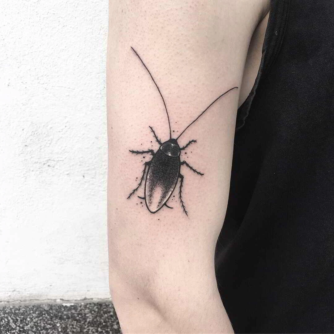 Un Tatuaje de Cucaracha