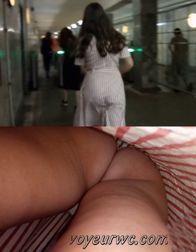 Upskirts N 3516-3546 (Upskirt voyeur videos with girls teasing with their butts on the escalator)