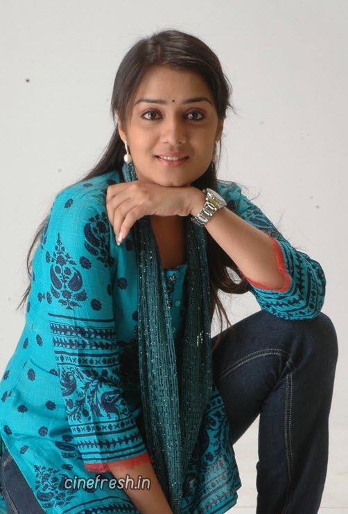 Nikitha New Cute Stills Nikitha Latest New Cute Photos unseen pics