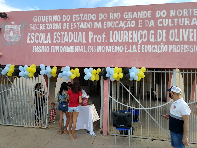 Escola Lourenço Gurgel realiza Drive Thru para finalização de ano letivo 2020 em Caraúbas