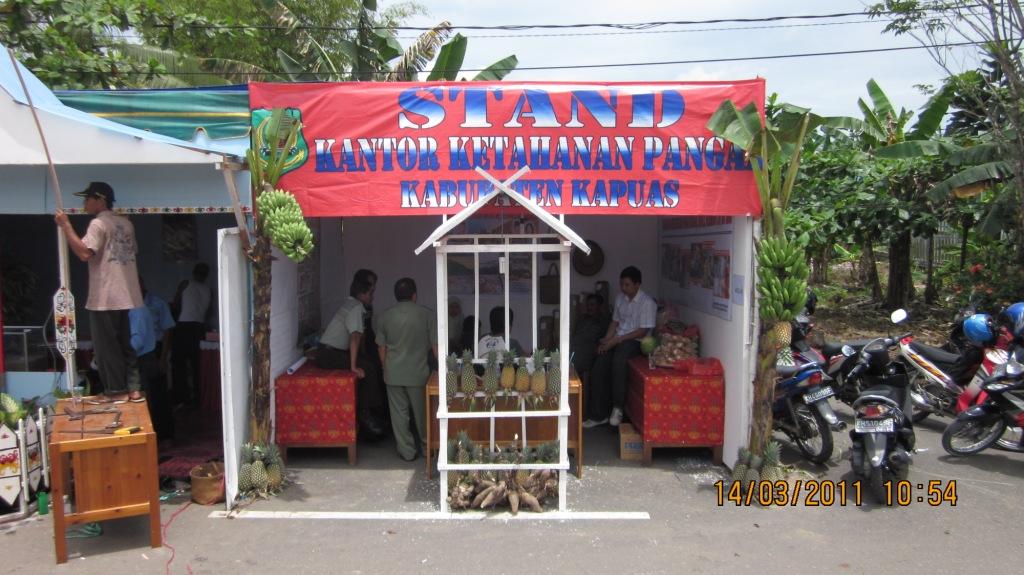 INFORMASI KAPUAS: Beberapa Stand Pameran Pembangunan 2011