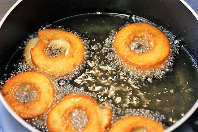  together with laced amongst tasty cinnamon together with nutmeg throughout How To Make Old-Fashioned Doughnuts: Step-By-Step