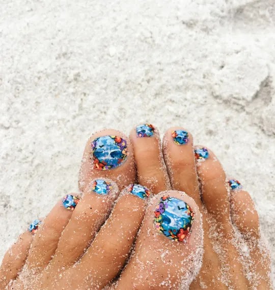 Beach Toe Nails