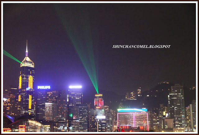 gambar victoria harbour laser show symphony of light hong kong persembahan pemandangan