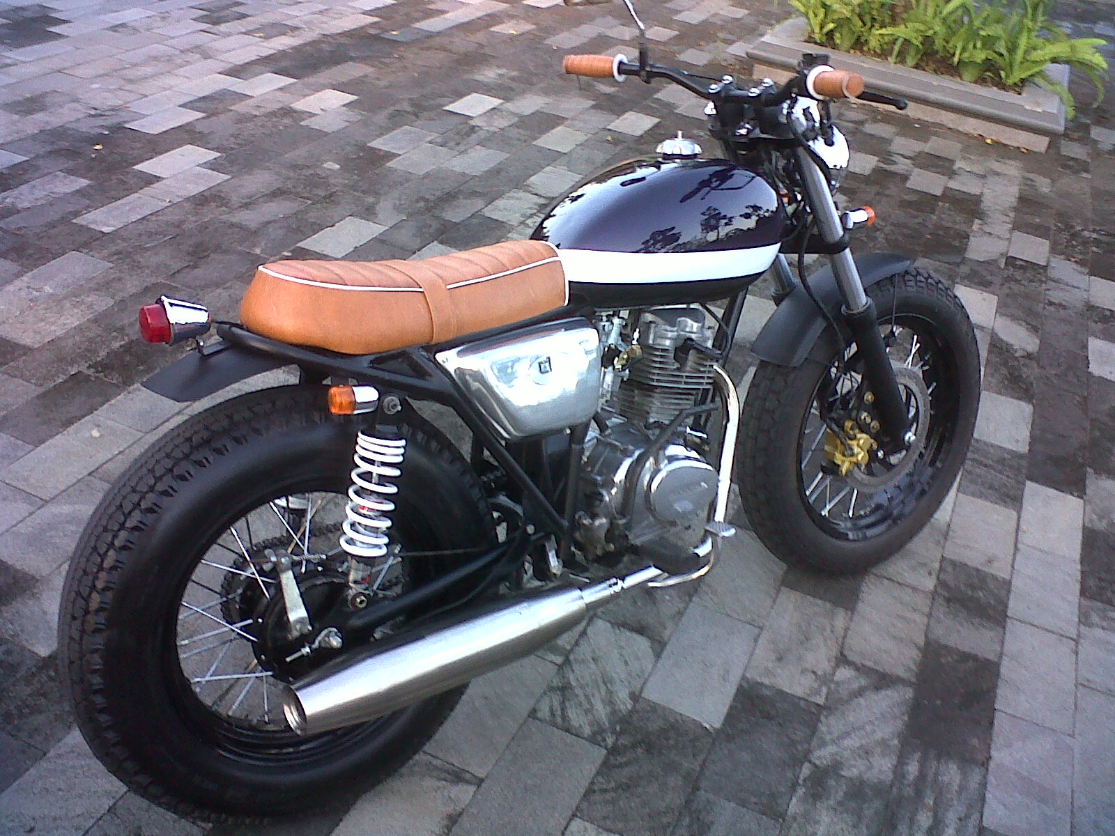 Tangki Knalpot Kustom: Inspirasi Modifikasi Motor Kustom 