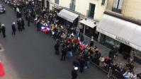 militants UMP en force devant l'Elysée