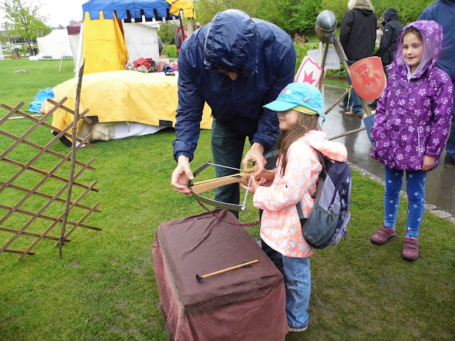 kids doing archery