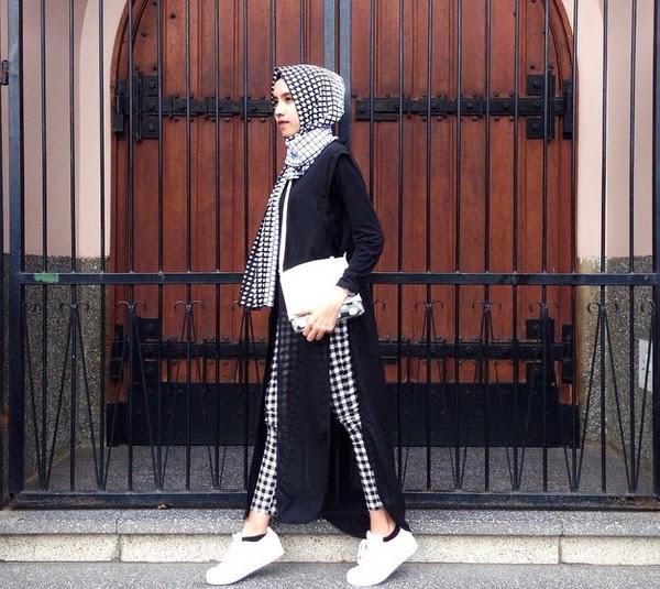 FASHION FOR HIJABERS #OOTD: #OOTD Fashion Hijab Black and 
