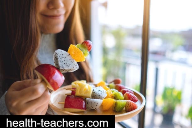 When is it more beneficial to eat fruit? Health-Teachers