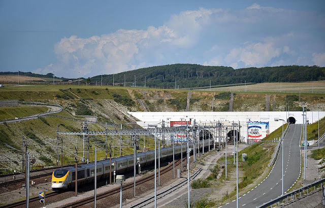 Entrance to the tunnel