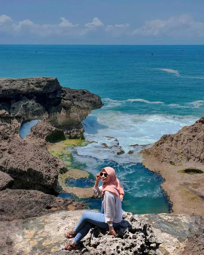 Fasilitas Wisata di Pantai Kedung Tumpang