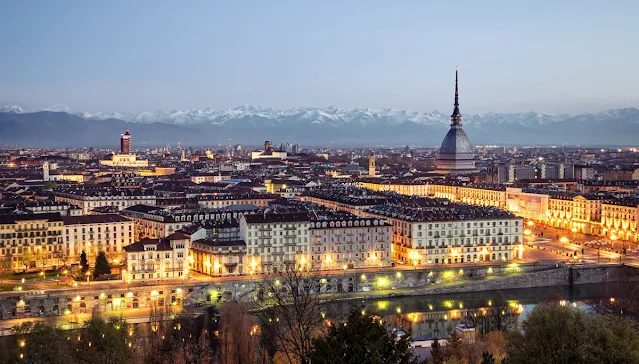 Panorama notturno Torino Piazza Vittorio