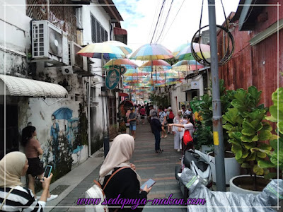 walaupun lorong ni kecil jer, tapi tetap dimasuki oleh ramai orang