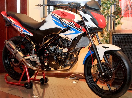 Gambar Modifikasi Honda CB150R Streetfire Terbaru 2013 title=