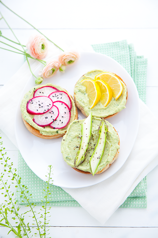 Houmous aux asperges grillées et ail des ours