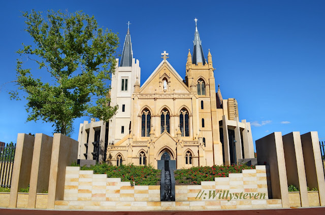 s Cathedral yakni Gereja Nasrani utama di kota Perth dan merupakan Gereja utama di Keusku St. Mary's Catholic Cathedral, Perth