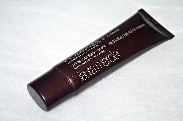 Laura Mercier  Oil-Free Tinted Moisturizer SPF 20