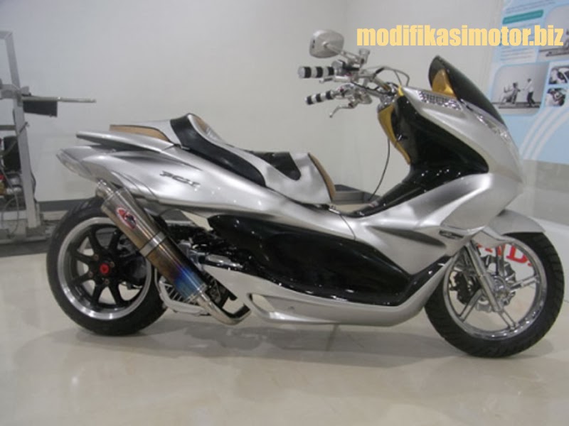  Modifikasi Honda PCX 150 Minimalis Keren Terbaru