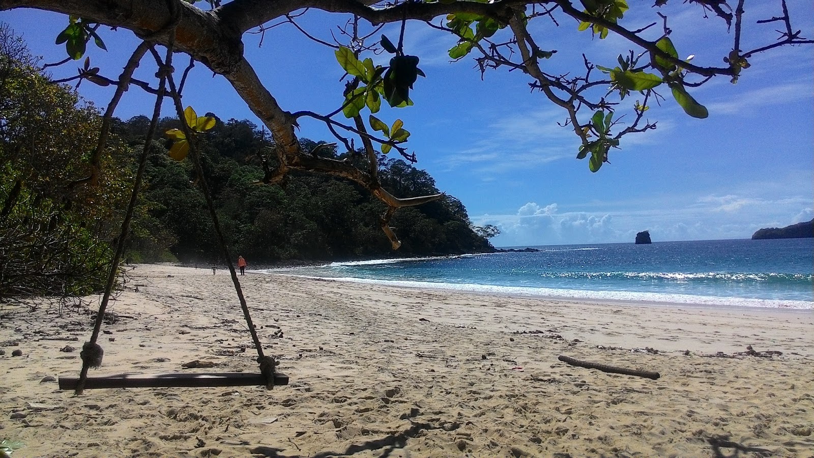  pantai  sendiki  di malang  yang bisa memanjakan anda dengan 