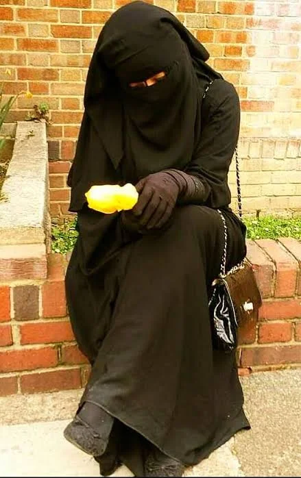 Islamic profile pictures of burqa girls - borka pora meye profile pic - NeotericIT.com