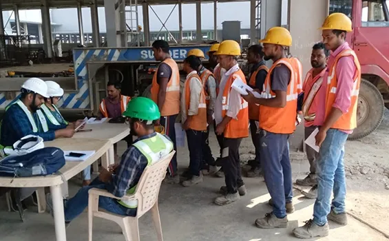 महाराष्ट्र बांधकाम कामगार आरोग्य तपासणी - महाराष्ट्रात बांधकाम कामगारांच्या आरोग्याची देखरेख