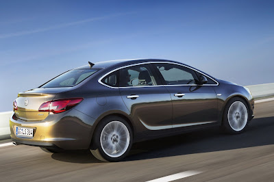 2013 Opel Astra Sedan