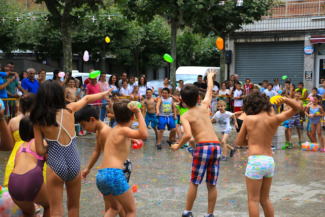 Guerra de agua en las fiestas de Retuerto