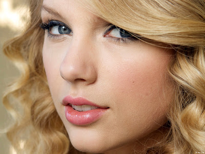 taylor swift with straight hair wallpaper