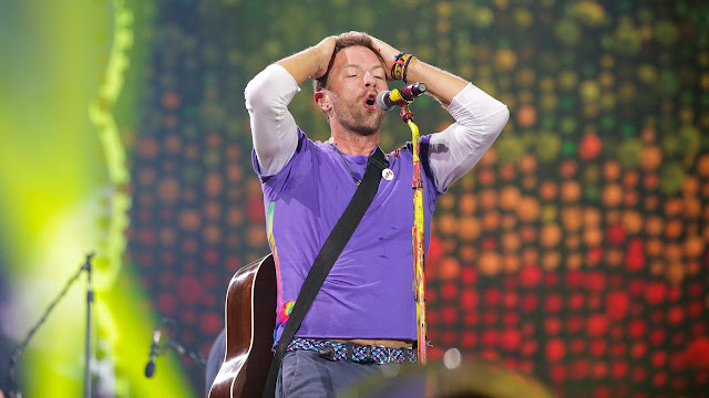  Chris Martin Punya Cara Menjaga Kualitas Suaranya