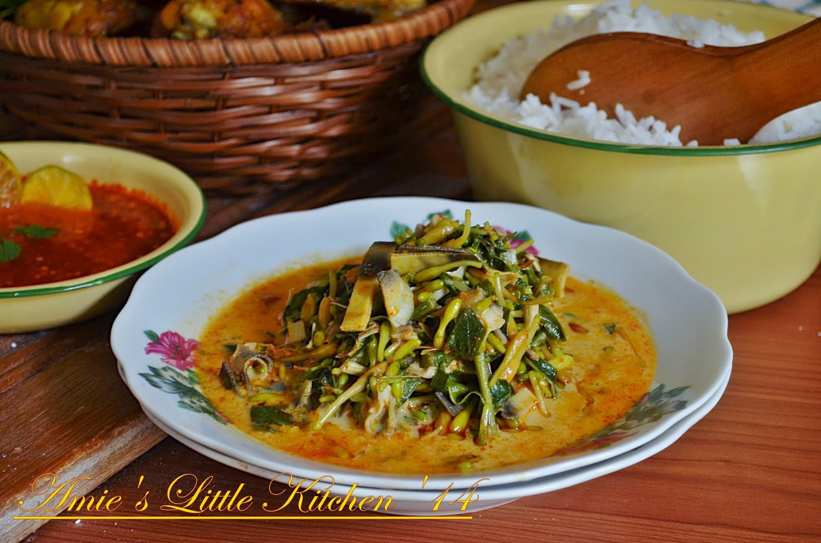 Masakan Kampung: Sayur Lodeh Cocos, Ayam Goreng Kampung 