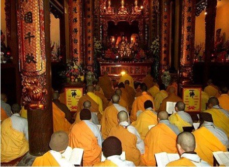 nhung-dieu-phat-tu-can-biet-khi-tung-kinh (2)