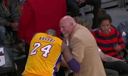 Kobe Bryant dislocated finger