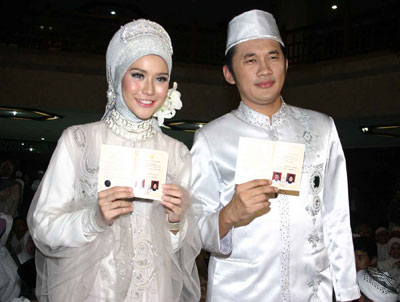 Foto Model Indonesia on Gaun Pengantin Muslim Muslimah Modern Terbaru 2011 Model Gambar Desain