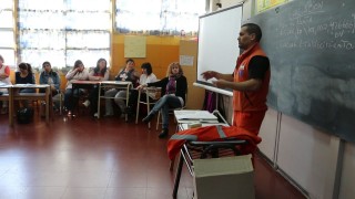 Defensa Civil municipal lleva a establecimiento escolares capacitación sobre contingencia en emergencias 