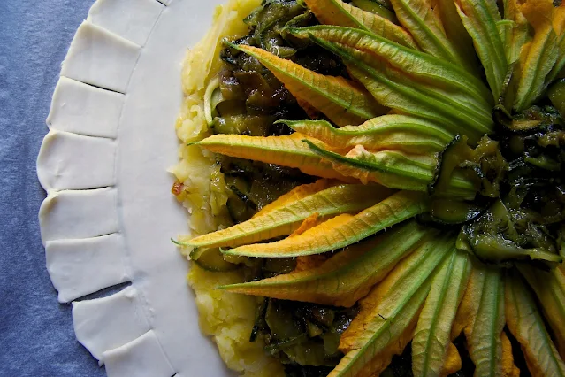 Ricetta Sfoglia ripiena di patate e zucchine