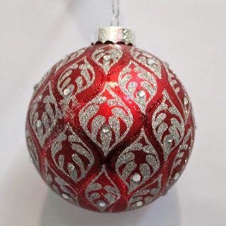 Navidad, Bolas Rojas de Cristal con Diseños