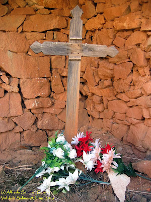 cruz-madera-cementerio-val-sabina-ademuz