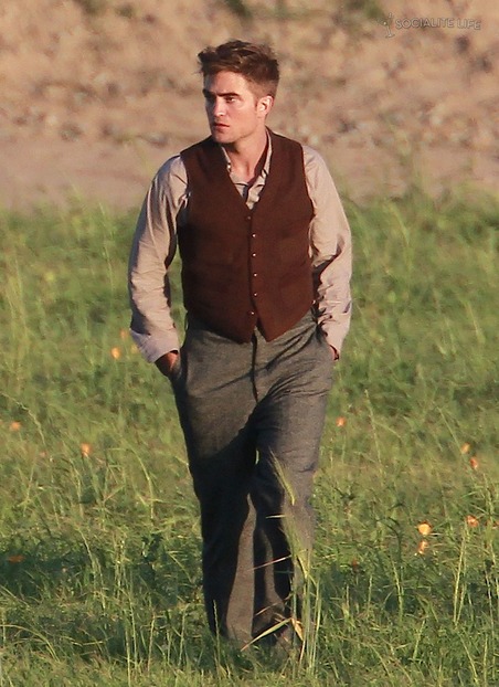 robert pattinson water for elephants. Robert Pattinson#39;s “Water for