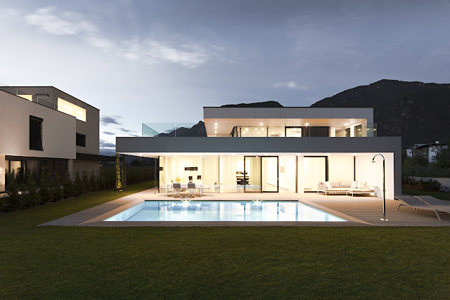 Average sized modern home with swimming pool