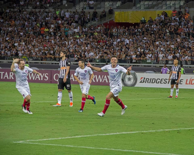 Histórica victoria de Cerro y empate del campeón