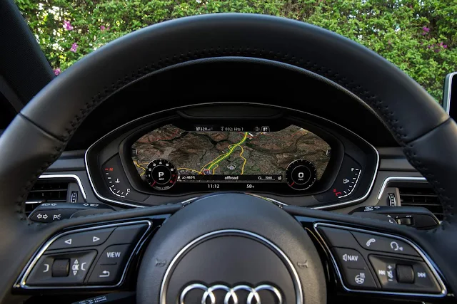 Audi A4 - painel digital