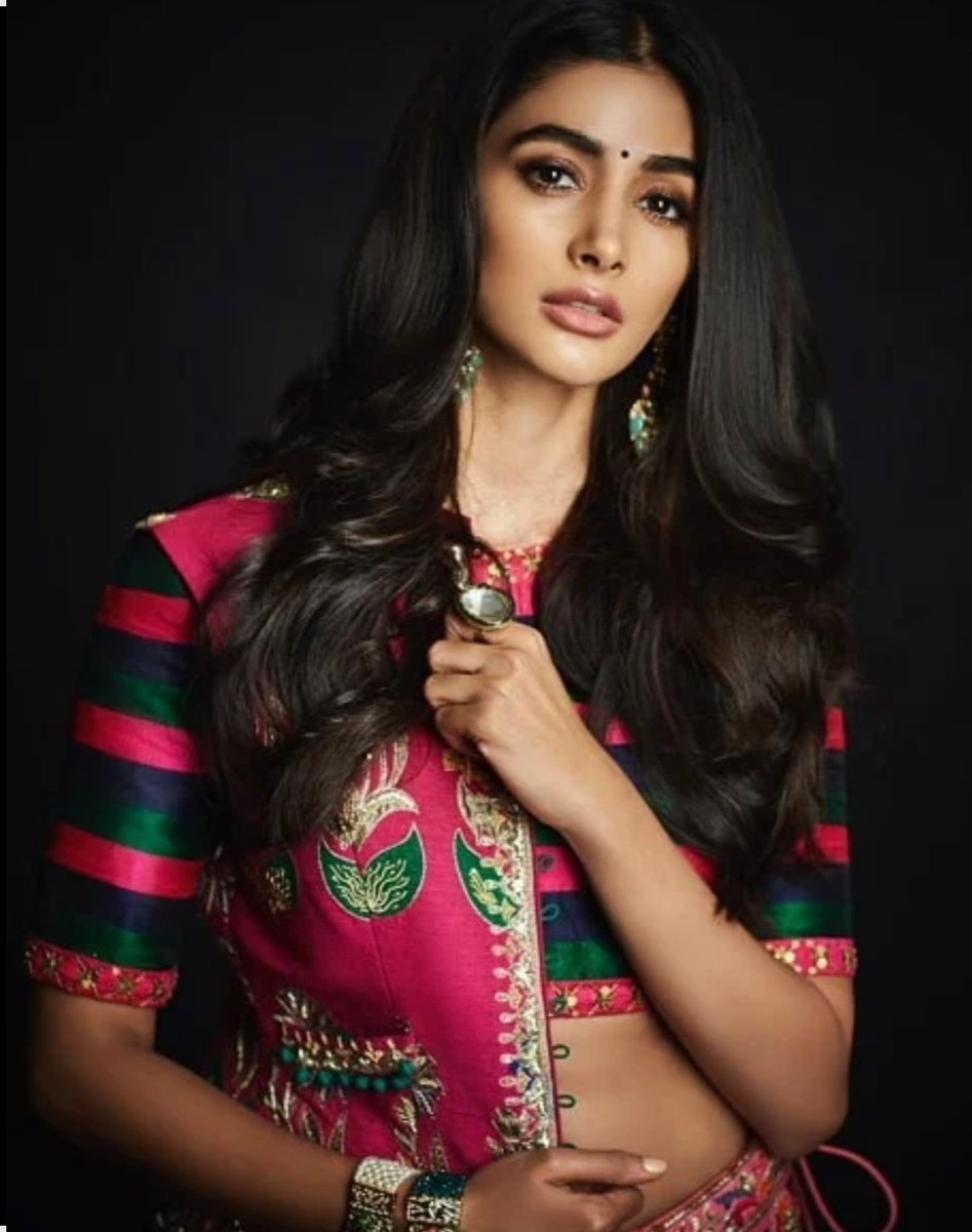 Pooja hegde pic