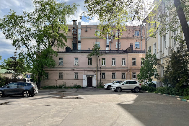 улица Александра Солженицына, дворы, жилой дом – бывшая городская усадьба Алексеевых (здание построено в 1886 году)