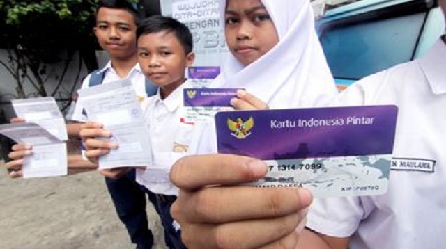  adalah Dana Bantuan dari Kemendikbud untuk membantu anak usia sekolah SD sampai SMA dari  Cara Cek Penerima PIP Terbaru